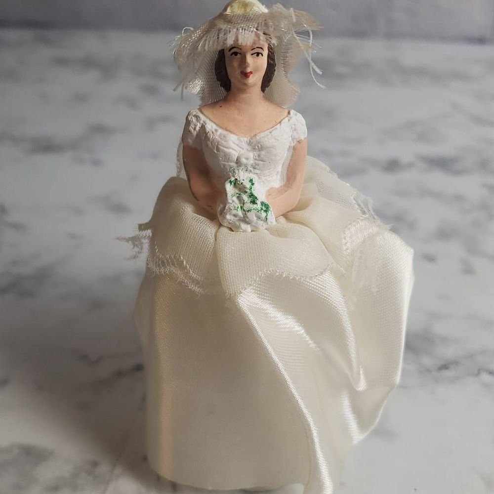 Vintage 1957 Pfeil and Holing Cake Toper Bride Figurine